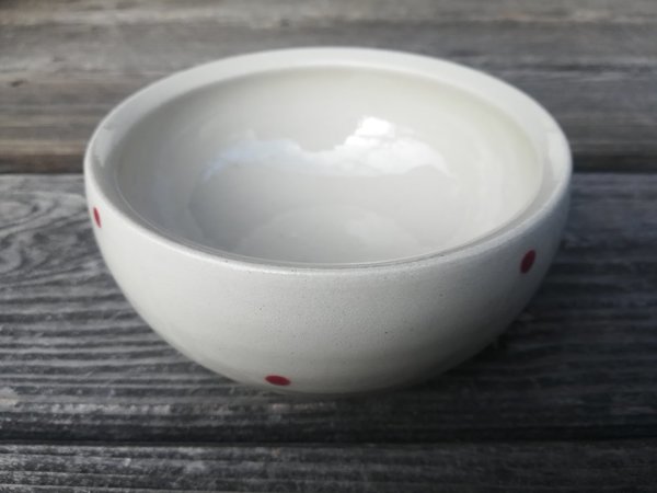 Keramik Räucherschale weiß mit roten Punkten - 100 % handgefertigt - Höhe 5,0 cm, Durchmesser 13cm